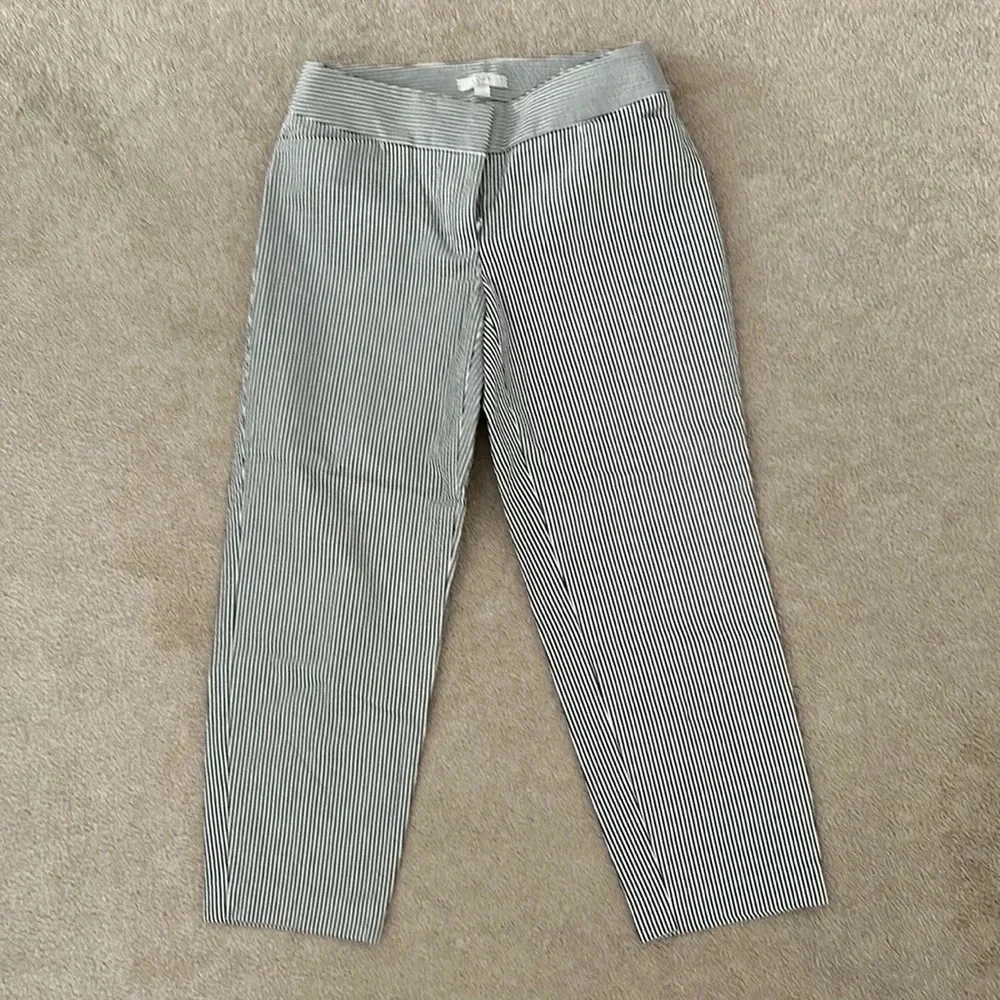 LOFT horizontal striped Capri pants size 0 black and cream